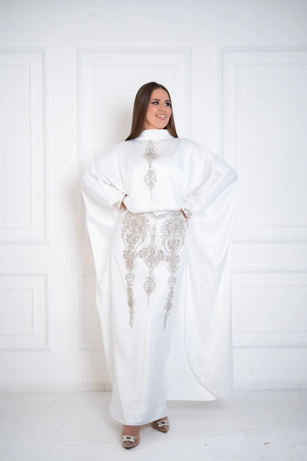 Beli komplet sa kristalima✨ — Džana Style haljina